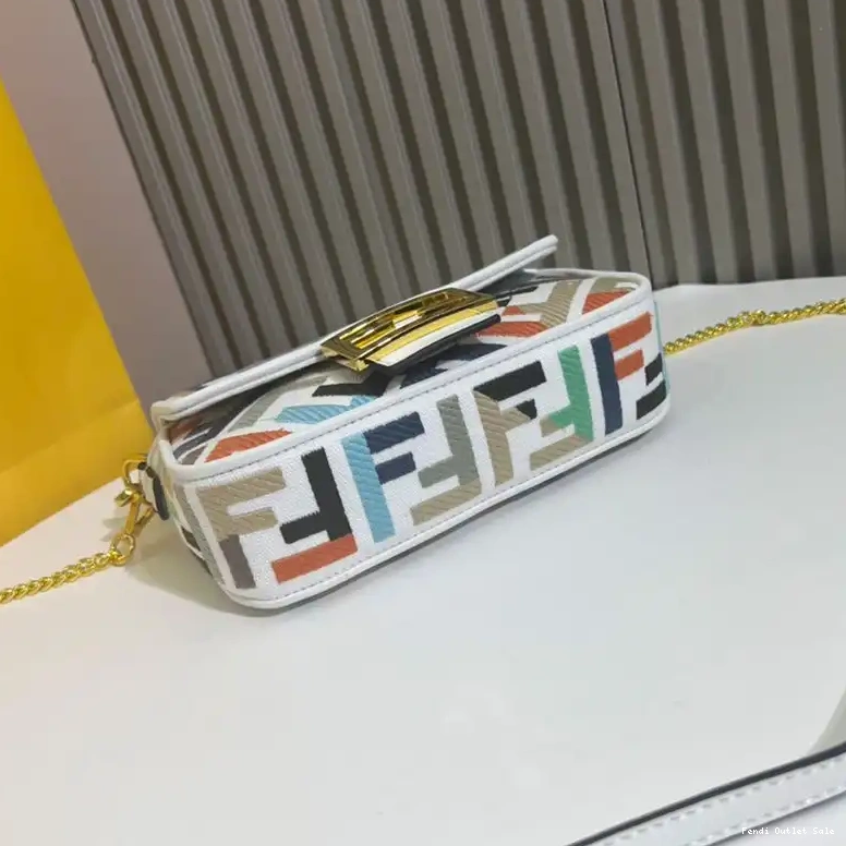 Cheap Bag Motif White Canvas Fendi In Baguette Mini FF Multi 0407